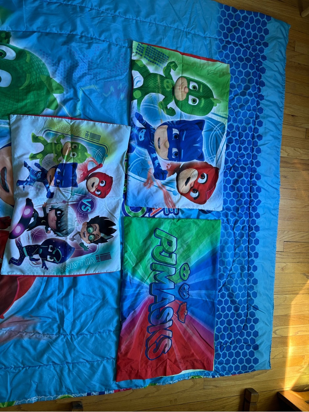 PJ Masks 6 piece full size bedding set - Picture 2 of 3